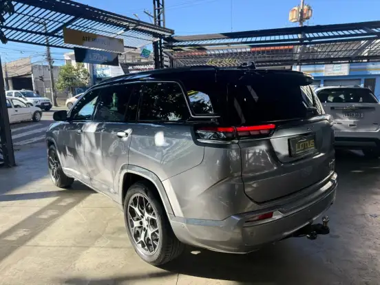 JEEP-COMMANDER-2023