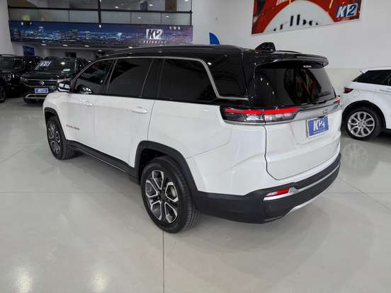 JEEP-COMMANDER-2022