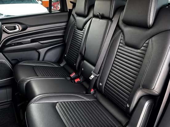 JEEP-COMMANDER-1.3 T270 TURBO FLEX LONGITUDE AT6 JEEP-COMMANDER-2023