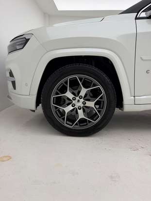 JEEP-COMMANDER-2022