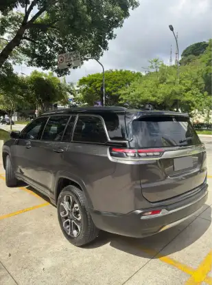 JEEP-COMMANDER-2022