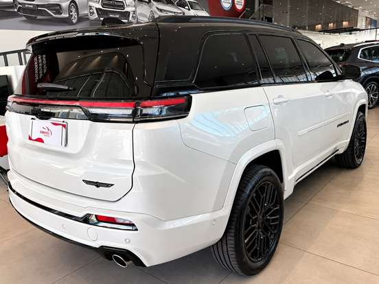 JEEP-COMMANDER-2.0 HURRICANE 4 TURBO GASOLINA BLACKHAWK AT9 JEEP-COMMANDER-2025