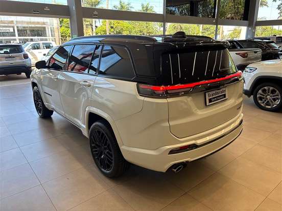 JEEP-COMMANDER-2.0 HURRICANE 4 TURBO GASOLINA BLACKHAWK AT9 JEEP-COMMANDER-2025