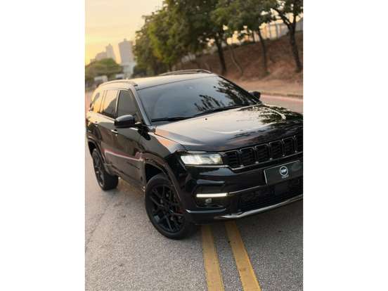 JEEP-COMMANDER-2.0 HURRICANE 4 TURBO GASOLINA BLACKHAWK AT9 JEEP-COMMANDER-2025