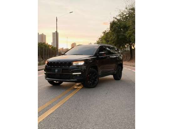 JEEP-COMMANDER-2.0 HURRICANE 4 TURBO GASOLINA BLACKHAWK AT9 JEEP-COMMANDER-2025
