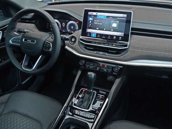 JEEP-COMMANDER-2024