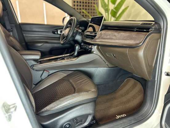 JEEP-COMMANDER-2023