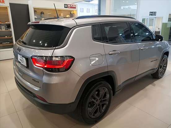 JEEP-COMPASS-2024