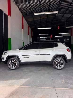 JEEP-COMPASS-2.0 16V DIESEL TRAILHAWK 4X4 AUTOMÁTICO JEEP-COMPASS-2017