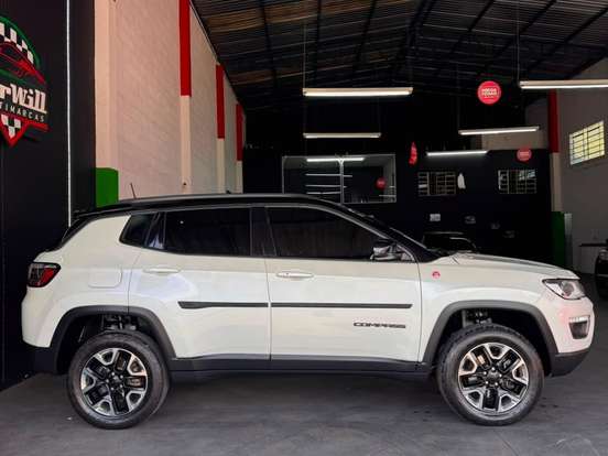 JEEP-COMPASS-2.0 16V DIESEL TRAILHAWK 4X4 AUTOMÁTICO JEEP-COMPASS-2017