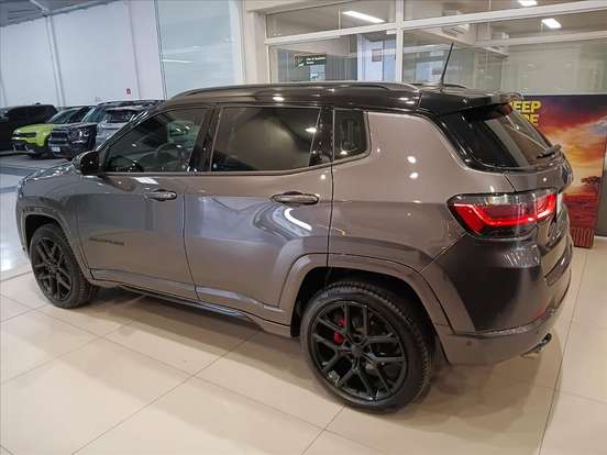 JEEP-COMPASS-2.0 HURRICANE 4 TURBO GASOLINA BLACKHAWK AT9 JEEP-COMPASS-2025