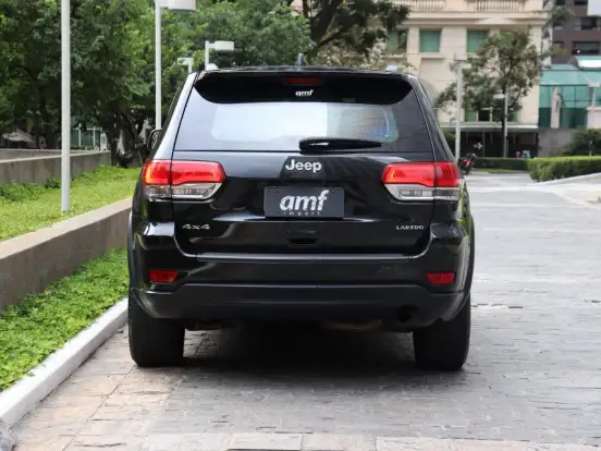 JEEP-GRAND CHEROKEE-3.6 LAREDO 4X4 V6 24V GASOLINA 4P AUTOMÁTICO JEEP-GRAND CHEROKEE-2014