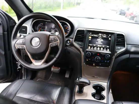 JEEP-GRAND CHEROKEE-3.6 LAREDO 4X4 V6 24V GASOLINA 4P AUTOMÁTICO JEEP-GRAND CHEROKEE-2014