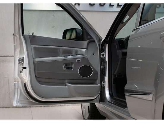 JEEP-GRAND CHEROKEE-6.1 SRT HEMI 4X4 V8 16V GASOLINA 4P AUTOMÁTICO JEEP-GRAND CHEROKEE-2006