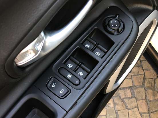 JEEP-RENEGADE-1.8 16V FLEX LONGITUDE 4P AUTOMÁTICO JEEP-RENEGADE-2021