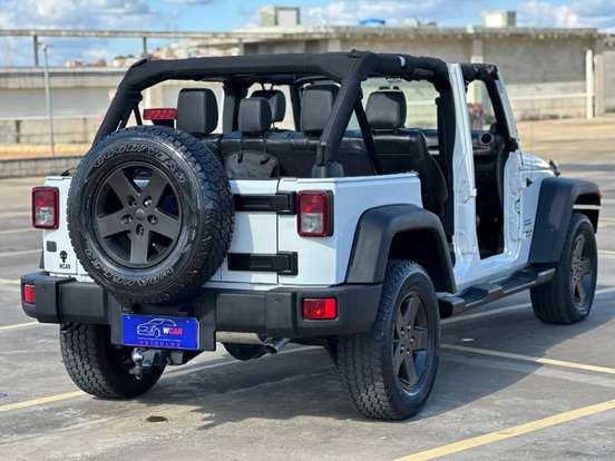 JEEP-WRANGLER-2012