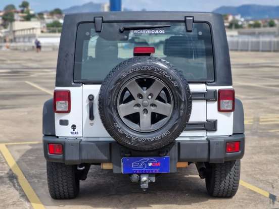 JEEP-WRANGLER-2012
