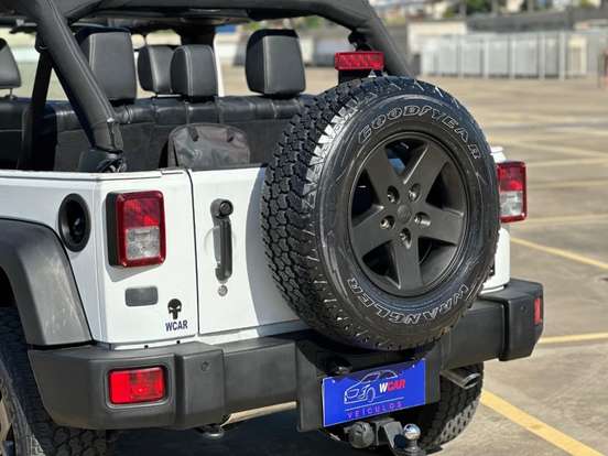 JEEP-WRANGLER-2012
