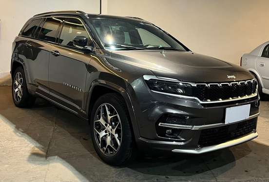 JEEP-COMMANDER-2023