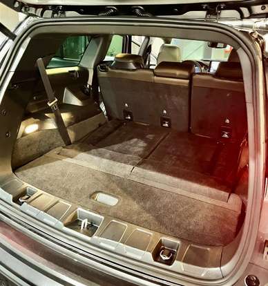 JEEP-COMMANDER-2023