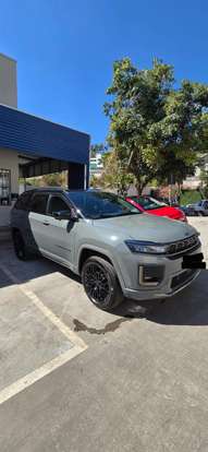 JEEP-COMMANDER-2.0 HURRICANE 4 TURBO GASOLINA BLACKHAWK AT9 JEEP-COMMANDER-2025