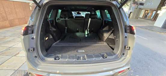 JEEP-COMMANDER-2.0 HURRICANE 4 TURBO GASOLINA BLACKHAWK AT9 JEEP-COMMANDER-2025