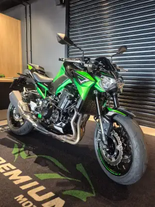 KAWASAKI-Z900-2022
