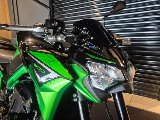 KAWASAKI-Z900-2022