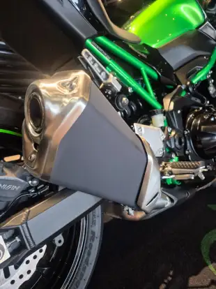 KAWASAKI-Z900-2022