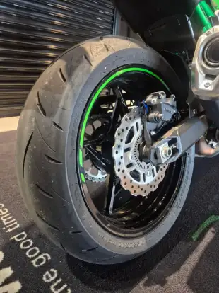 KAWASAKI-Z900-2022