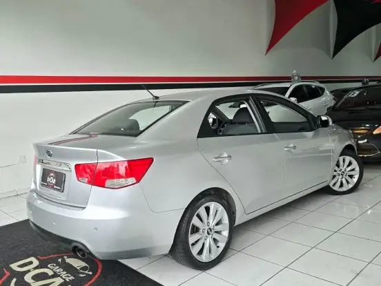 KIA-CERATO-2010