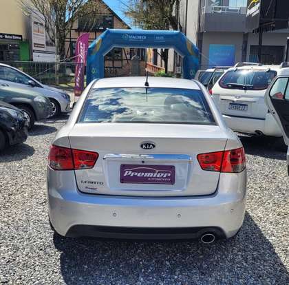 KIA-CERATO-2011