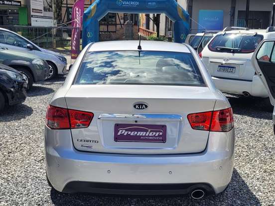 KIA-CERATO-1.6 SX3 16V GASOLINA 4P MANUAL KIA-CERATO-2011