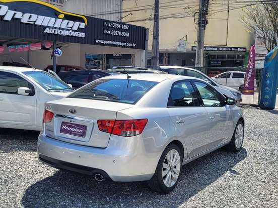 KIA-CERATO-1.6 SX3 16V GASOLINA 4P MANUAL KIA-CERATO-2011