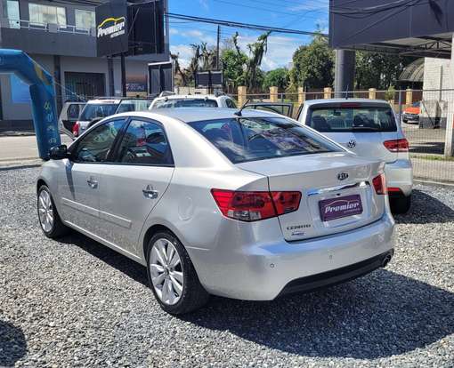 KIA-CERATO-2011
