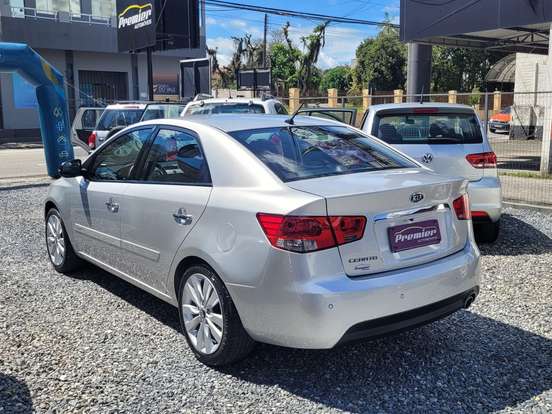 KIA-CERATO-1.6 SX3 16V GASOLINA 4P MANUAL KIA-CERATO-2011