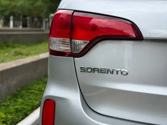 KIA-SORENTO-2.4 16V GASOLINA EX AUTOMÁTICO KIA-SORENTO-2013