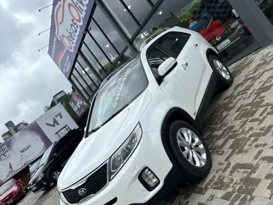 KIA-SORENTO-3.5 V6 GASOLINA EX 7L 4WD AUTOMÁTICO KIA-SORENTO-2014