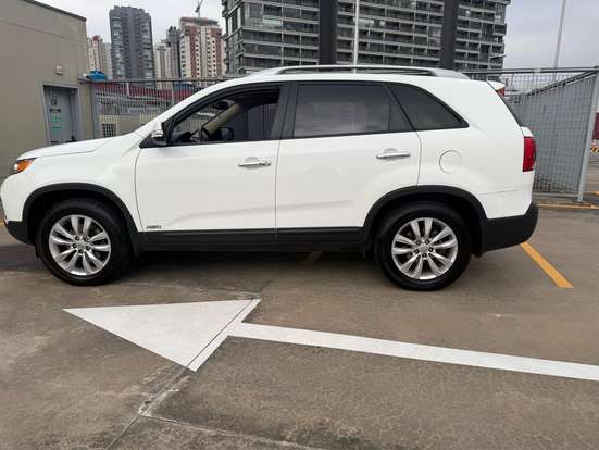 KIA-SORENTO-2012