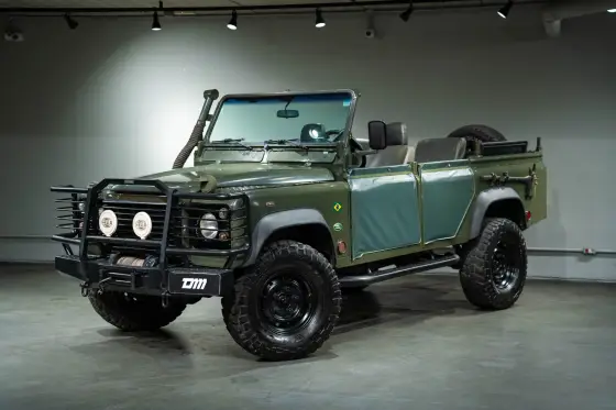 LAND ROVER DEFENDER 2.5 COUNTY SW 110 4X4 TURBO DIESEL 4P MANUAL