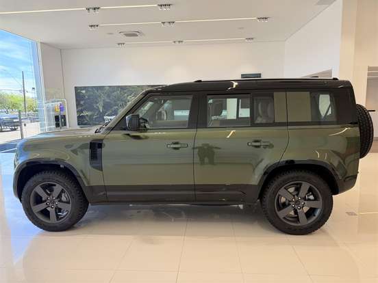 LAND ROVER-DEFENDER-2026