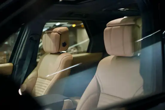 LAND ROVER-DISCOVERY-2023