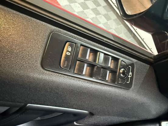 LAND ROVER-DISCOVERY SPORT-2016