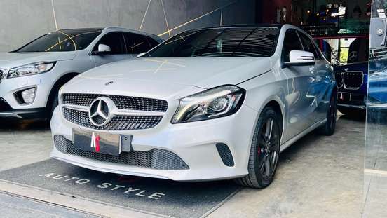 MERCEDES-BENZ-A 200-2017