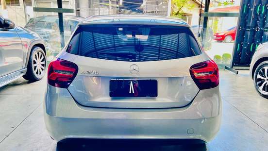 MERCEDES-BENZ-A 200-2017