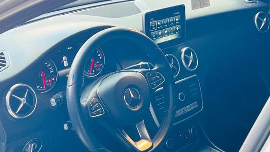 MERCEDES-BENZ-A 200-2017