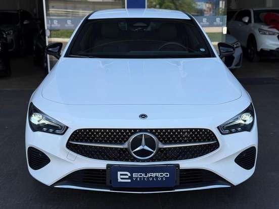 MERCEDES-BENZ-CLA 200-2025