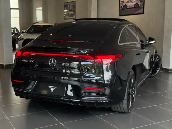 MERCEDES-BENZ-EQE 300-2023