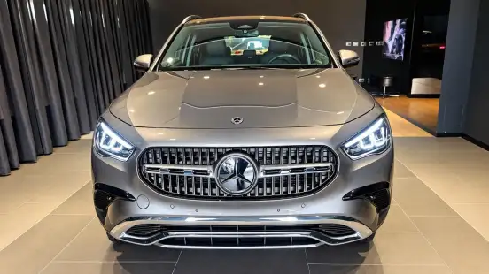 MERCEDES-BENZ-GLA 200-2026