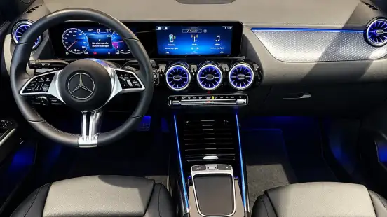 MERCEDES-BENZ-GLA 200-2026
